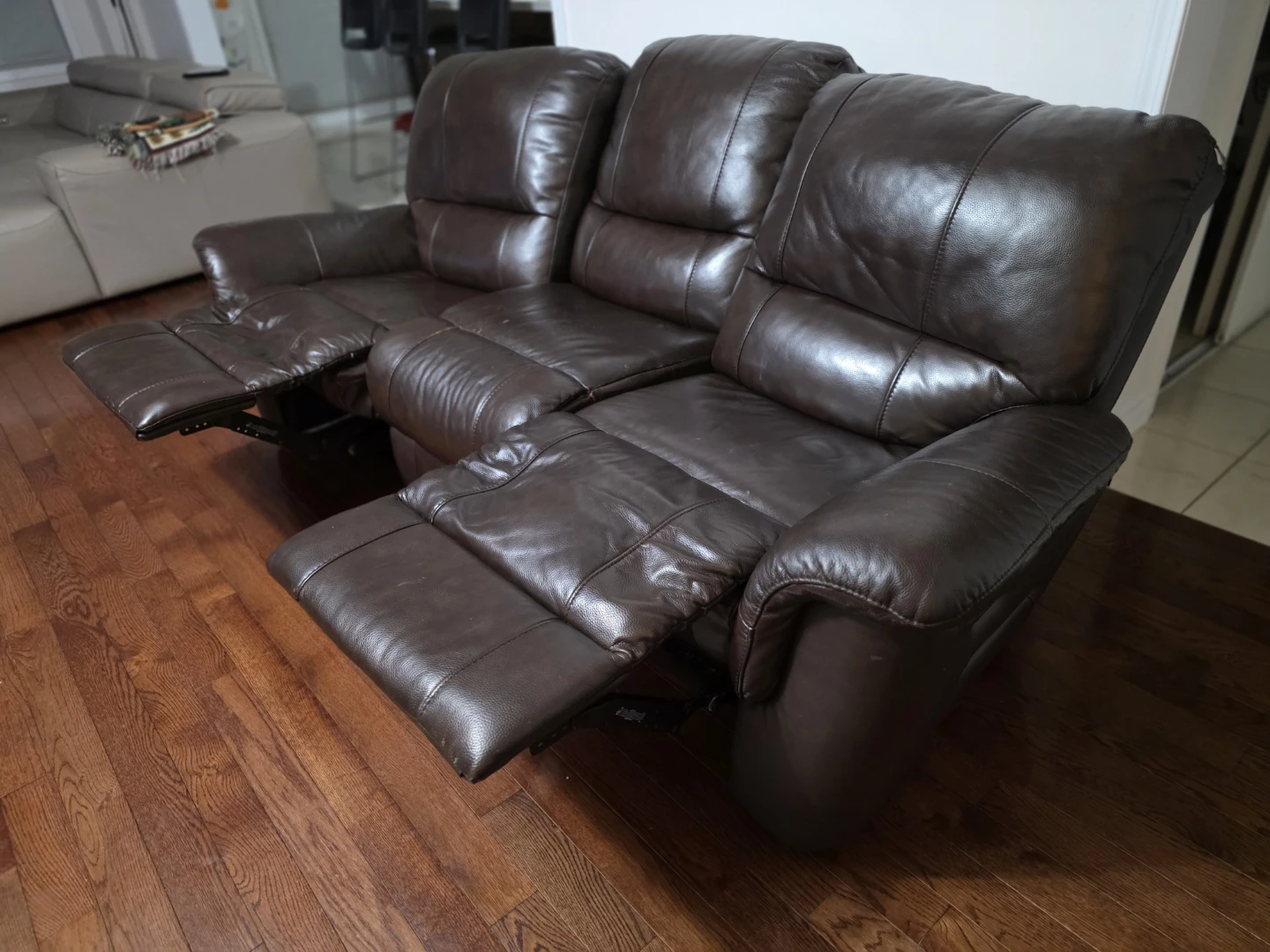 Brown Leather Double Reclining Sofa - photo 3