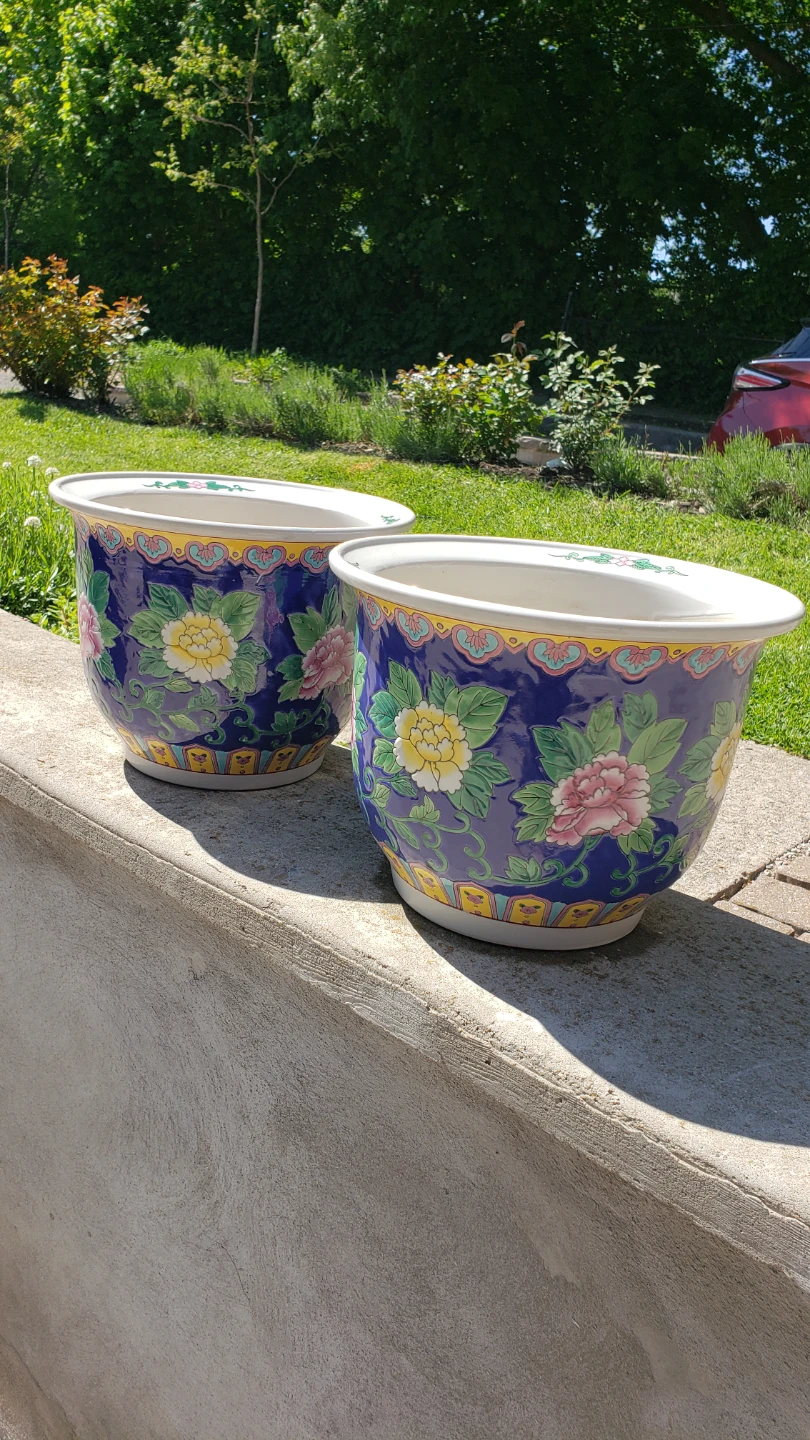Pair of Decorative Ceramic Planters - photo 2