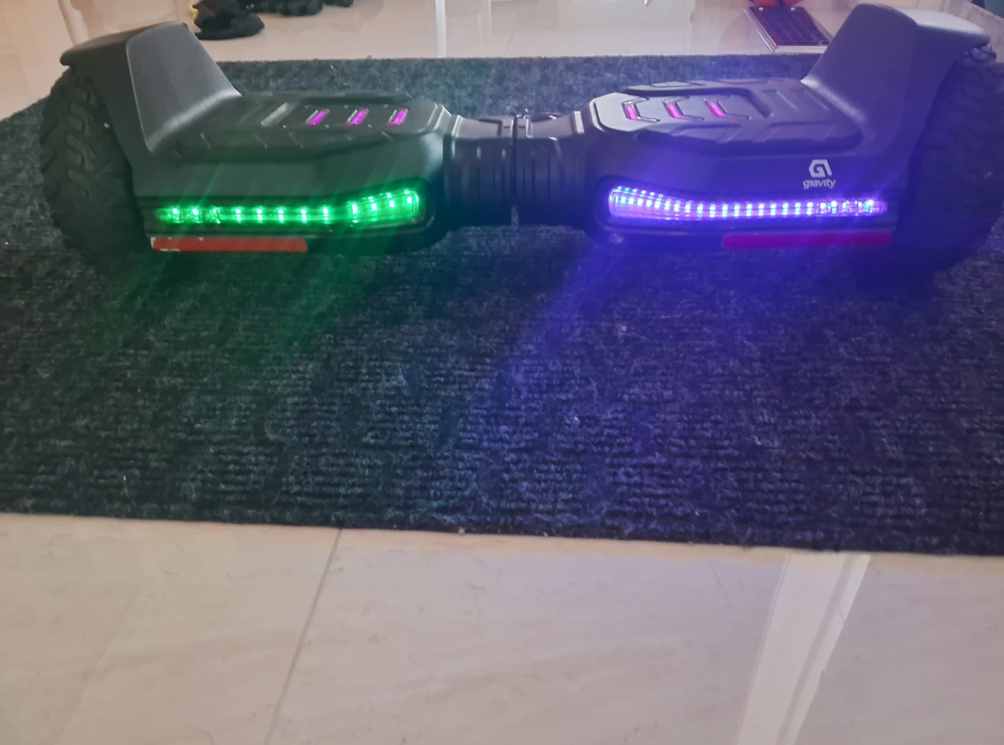 Gyroor Hoverboard Model G5 with Charger - photo 3
