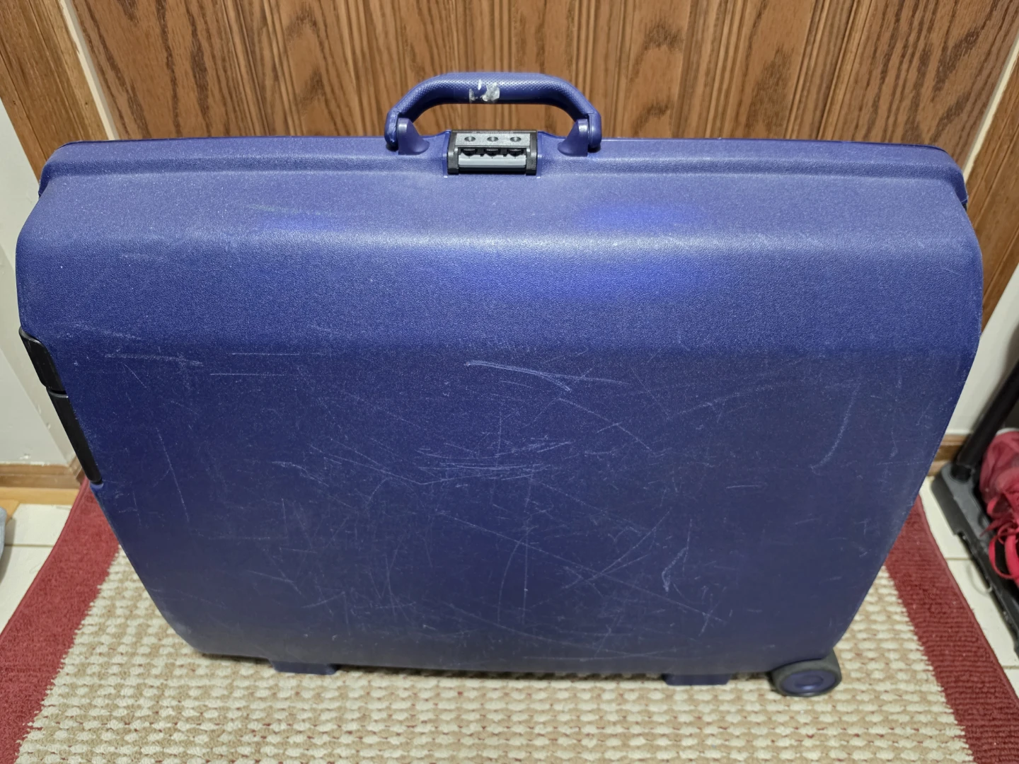 Samsonite Blue Hard-Shell Rolling Suitcase