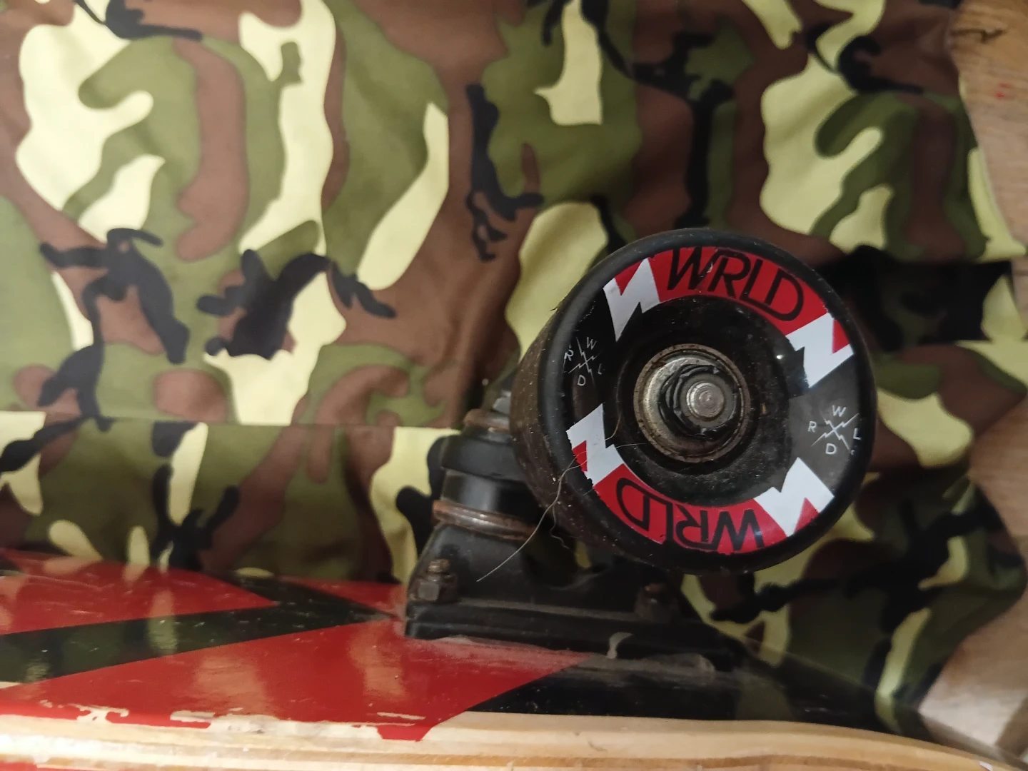 WRLD Skateboard - photo 3