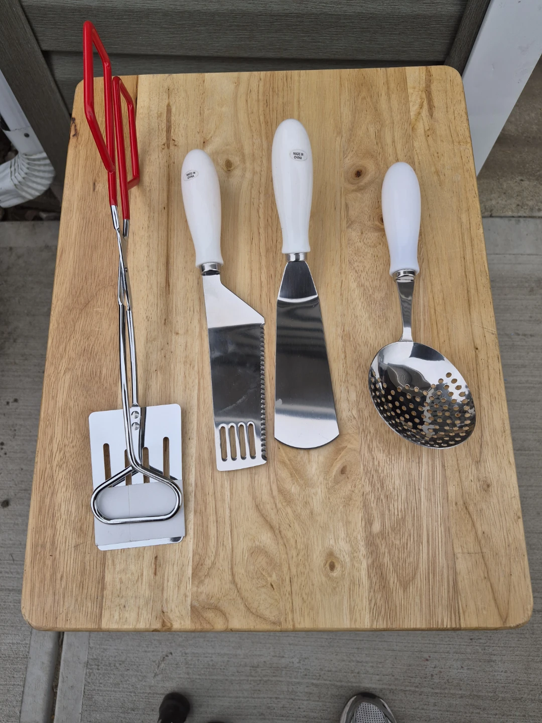 4-Piece BBQ Utensil Set with Tongs - photo 2