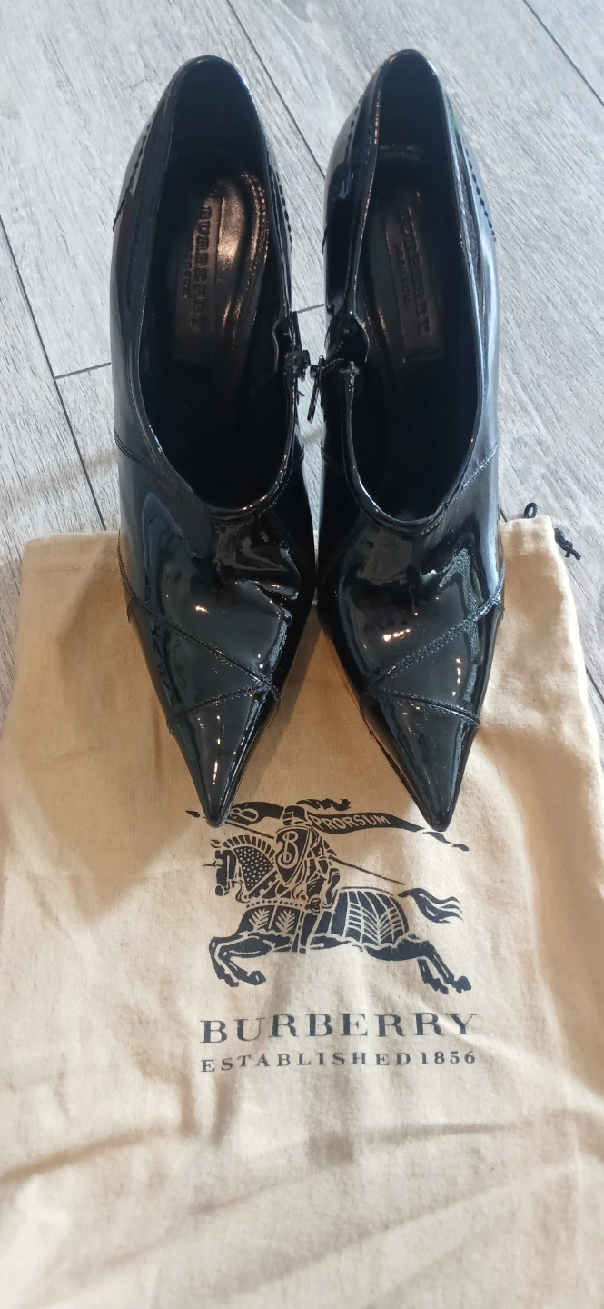 Burberry Patent Leather Heels with Dust Bag