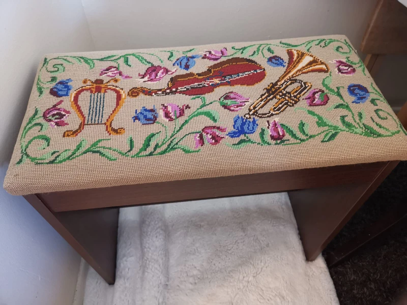 Vintage Needlepoint Piano Bench Stool Musical Theme - photo 3