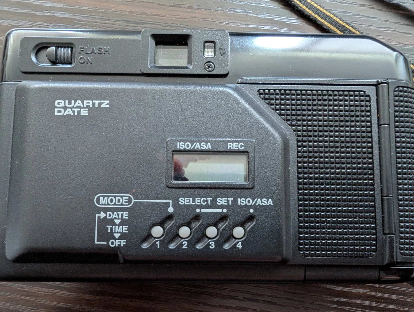 Canon Quartz Auto Focus 38mm 1:2.8 Film Camera - photo 3