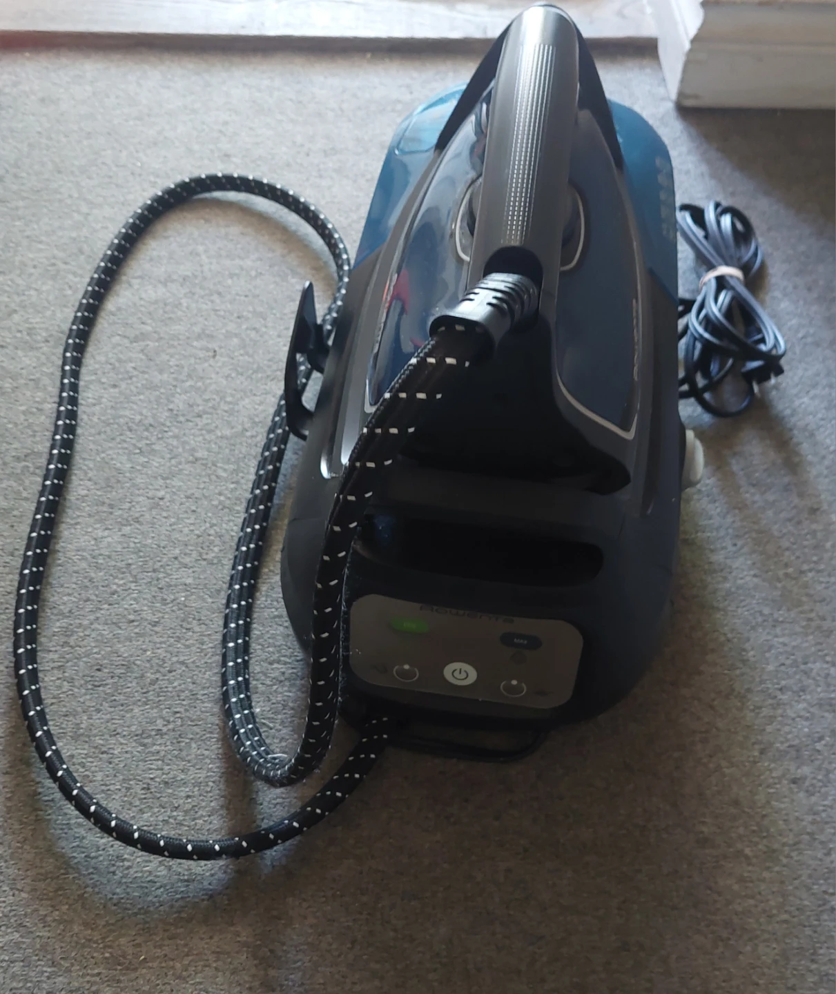 Rowenta Steam Generator Iron - photo 3