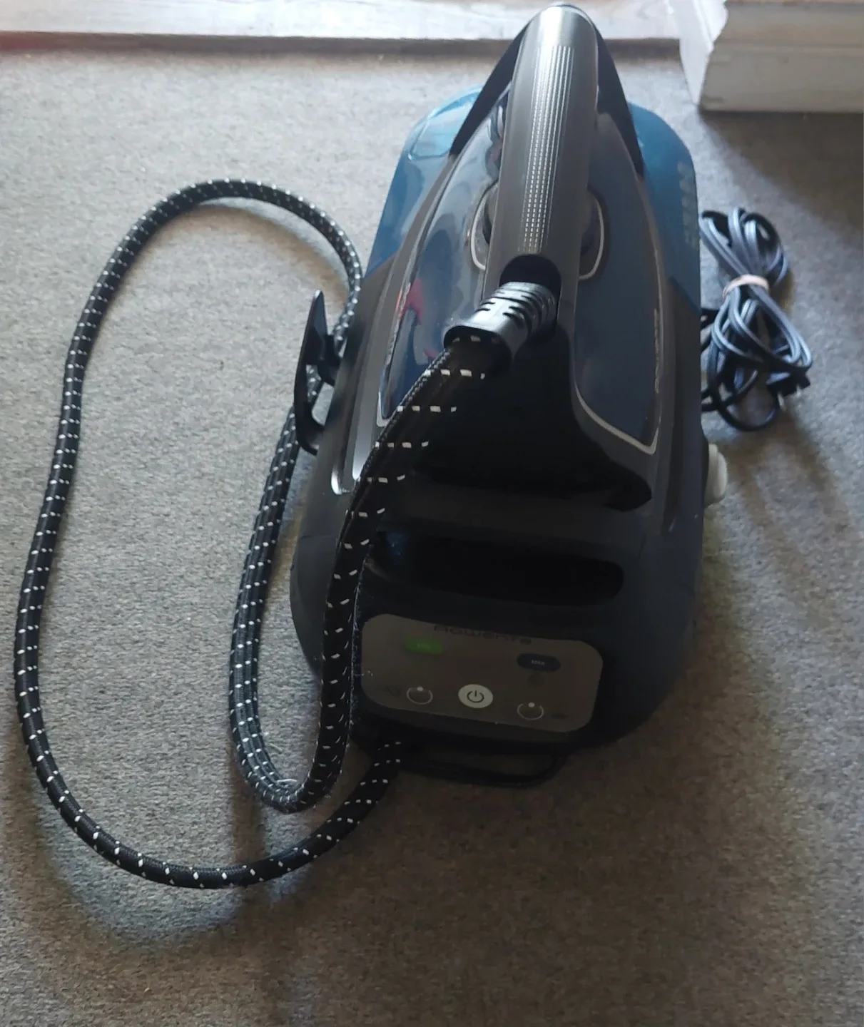 Rowenta Steam Generator Iron - photo 3