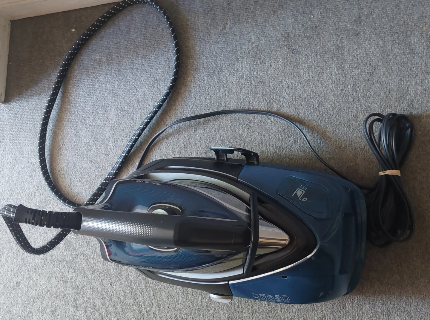 Rowenta Steam Generator Iron - photo 5