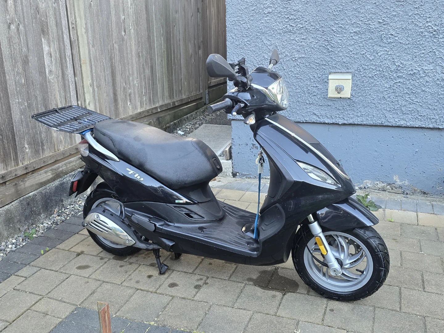 2014 Piaggio Fly50 4 stroke Scooter Moped Two wheeler 49cc - photo 3