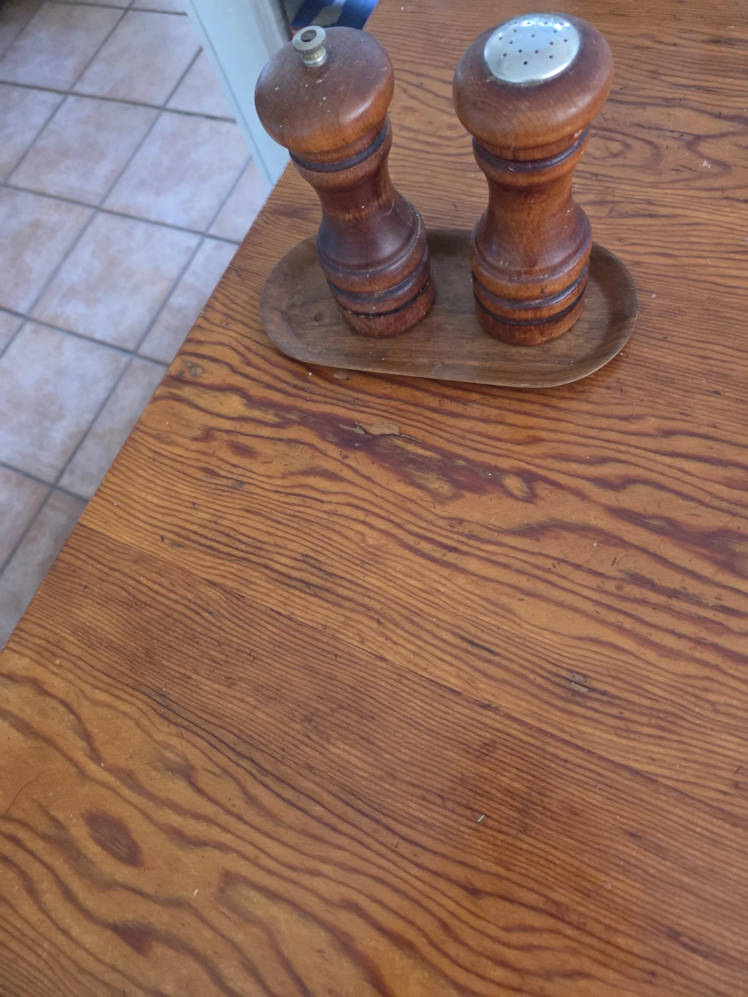 Wooden Salt and Pepper Grinders Set