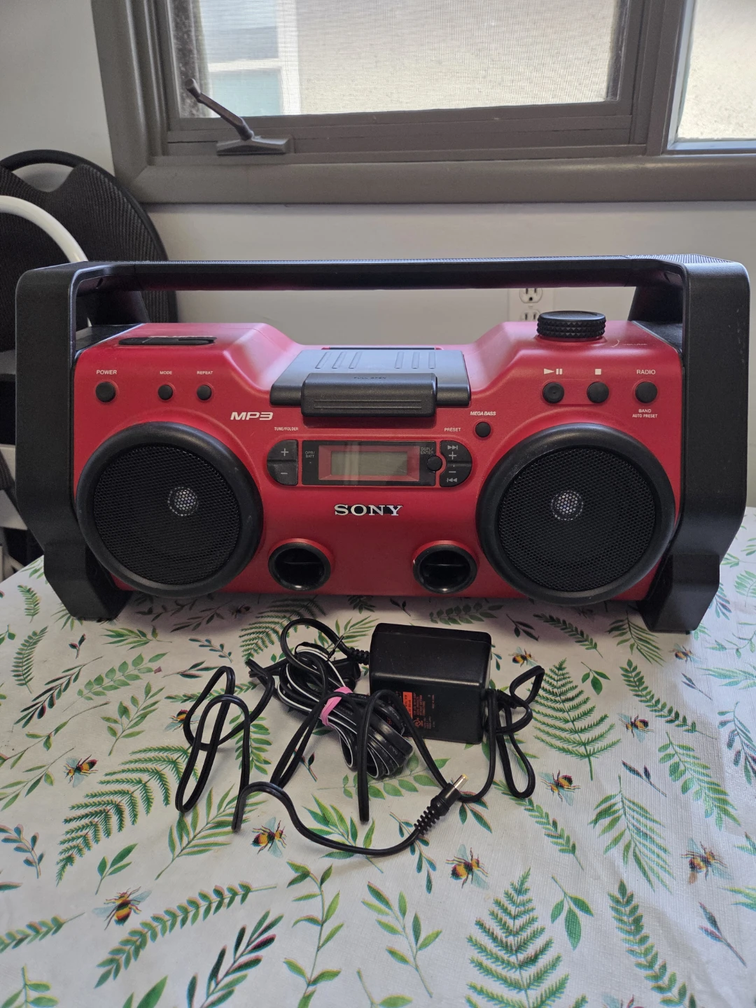 Sony ZS-H10CP Boombox CD Player MP3 Radio - Red