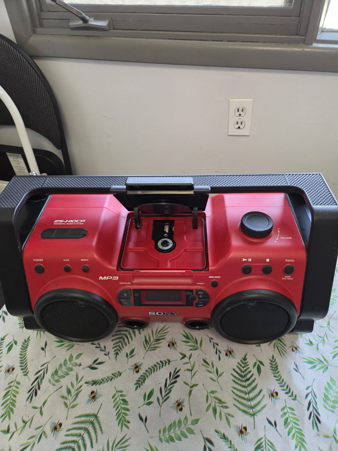 Sony ZS-H10CP Boombox CD Player MP3 Radio - Red - photo 2