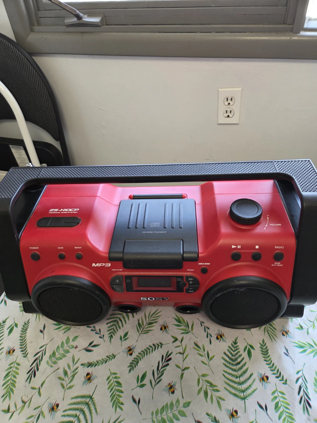 Sony ZS-H10CP Boombox CD Player MP3 Radio - Red - photo 3