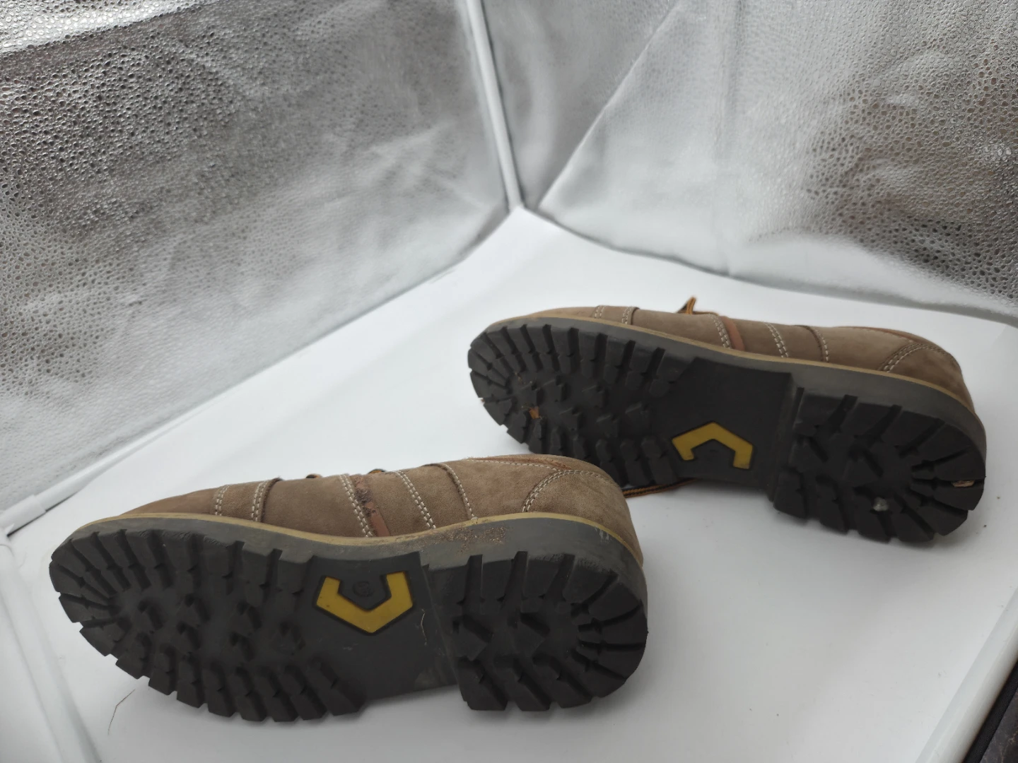Brown Suede Lace-Up Shoes - photo 5