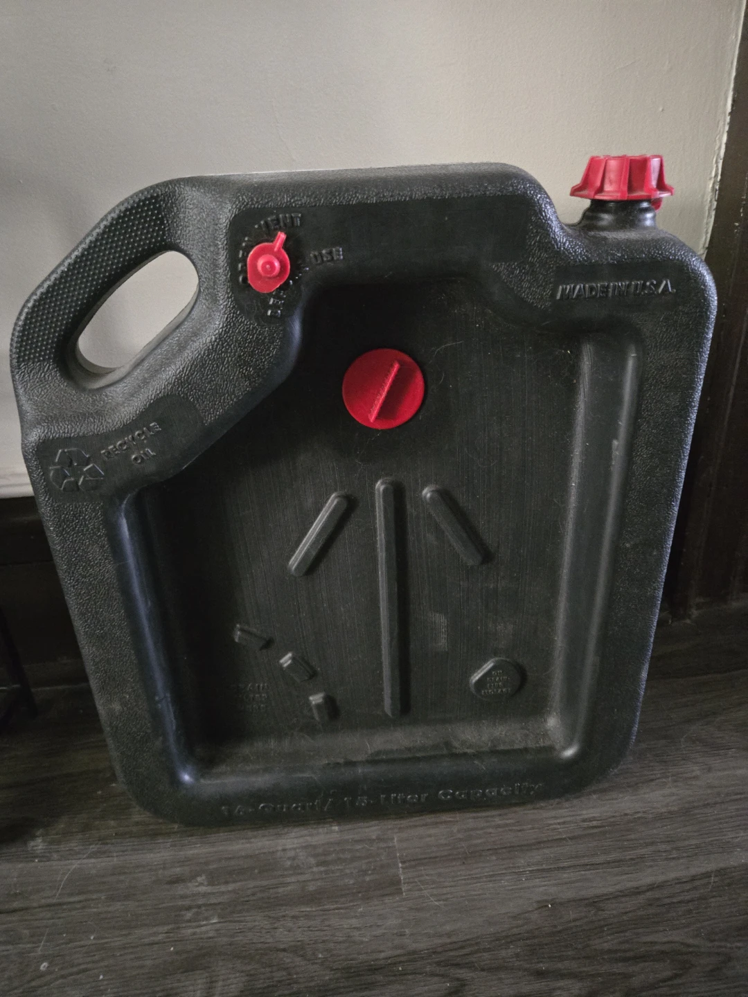 Black 16-Quart Oil Drain Pan