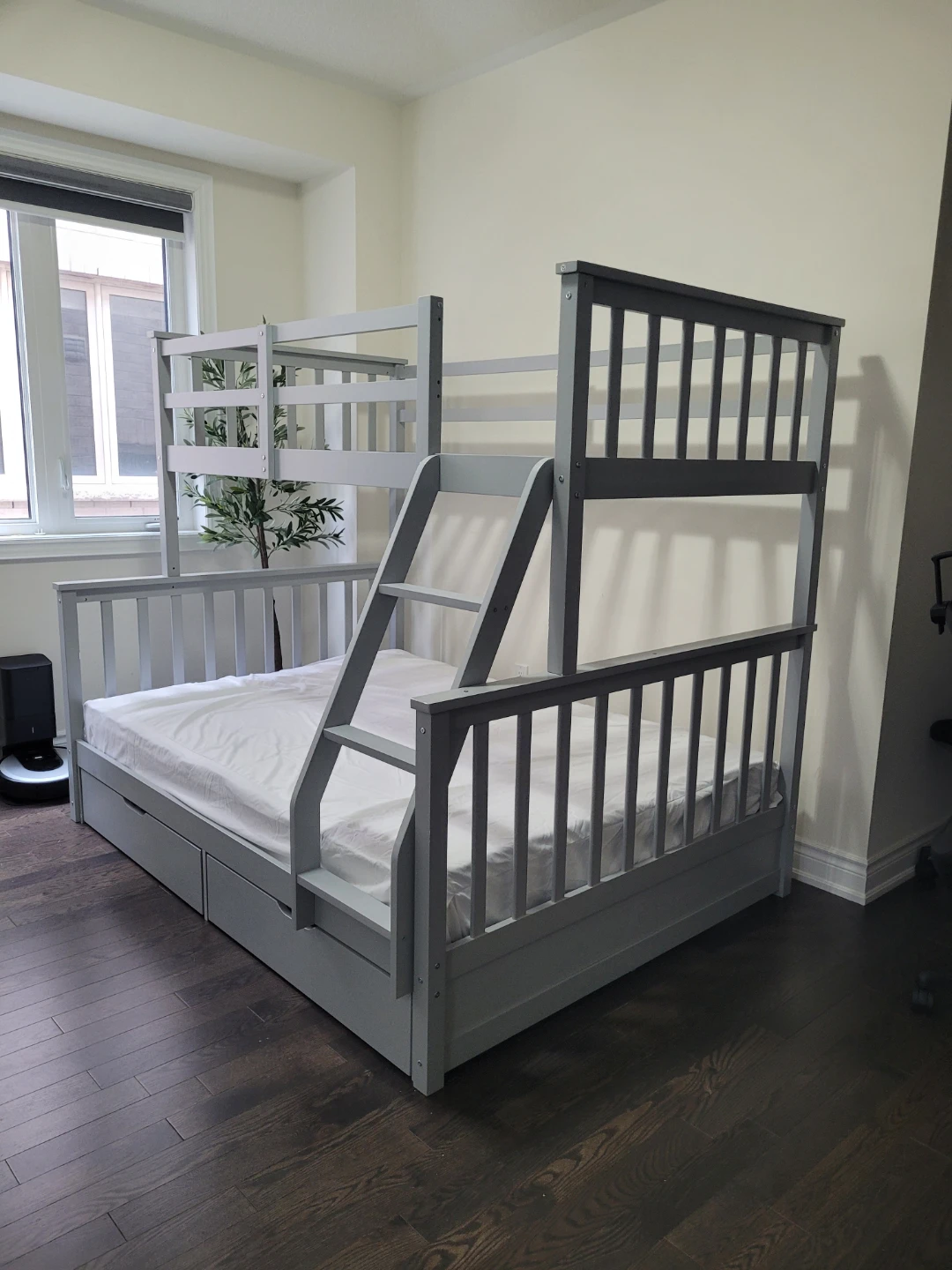 Warehouse sale twin/full Bunk Bed with Drawers - photo 2