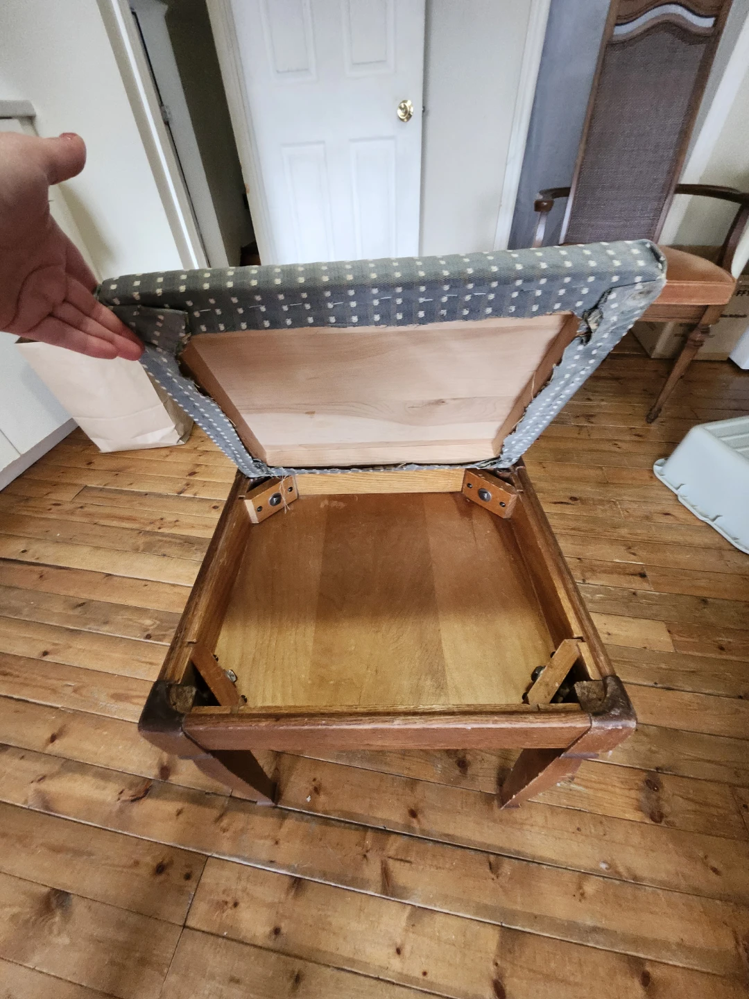 Vintage Wooden Singer sewing Stool with Padded Seat - photo 2