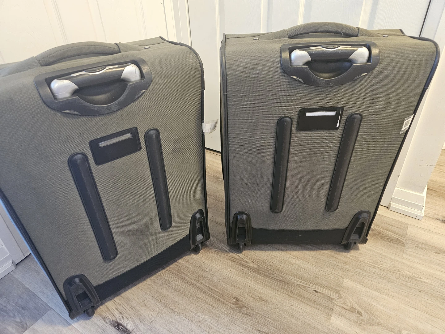2 WestJet, Olive green color,  Rolling Suitcase Set - photo 2