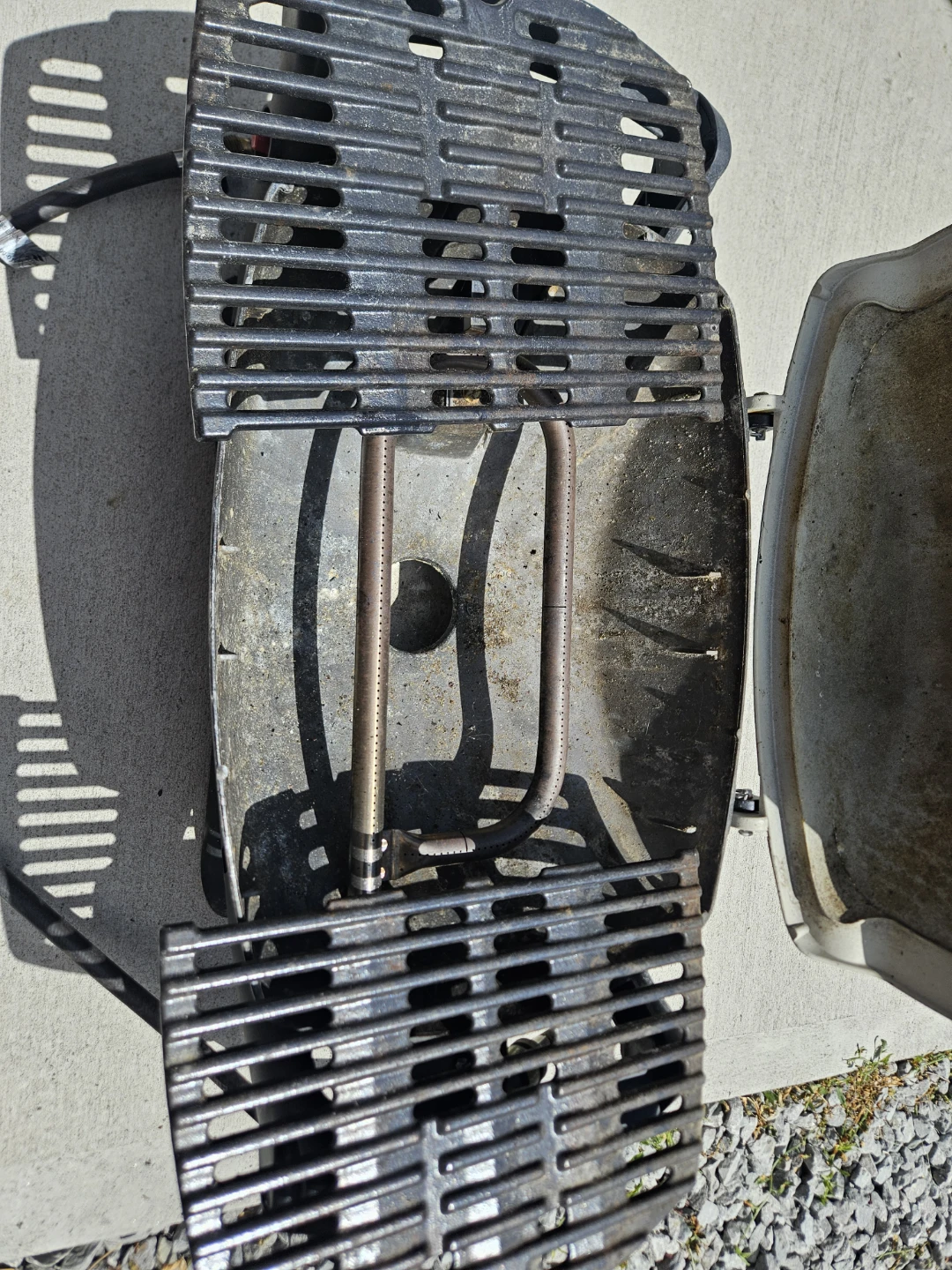 Weber Q 1000 Portable Propane BBQ in Titanium - photo 3