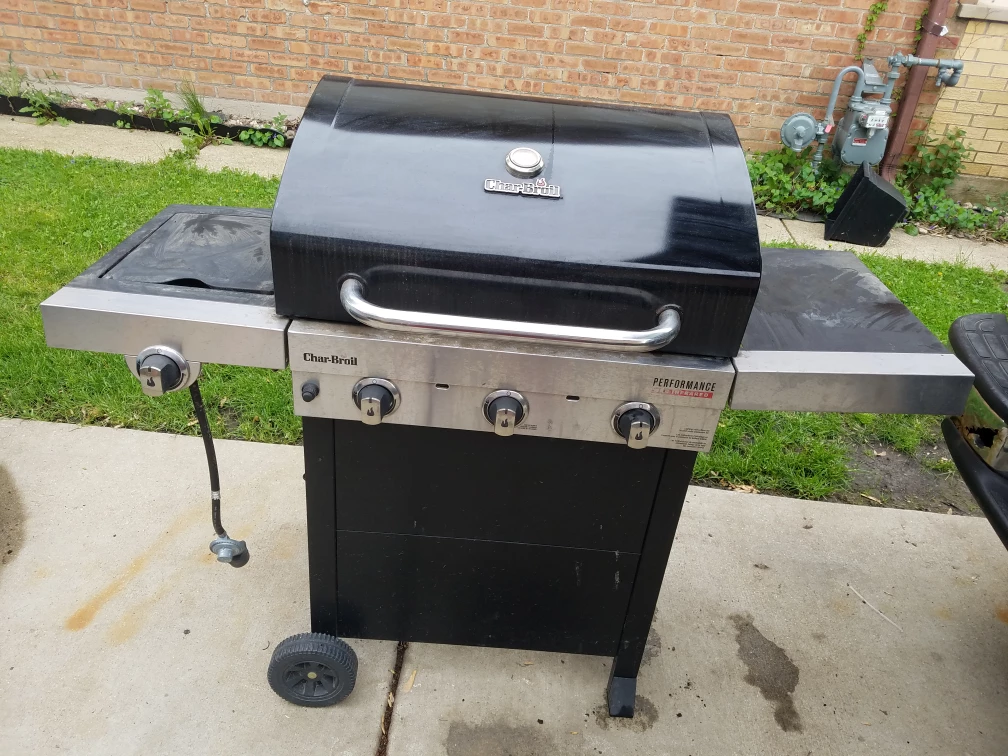 Char-Broil Performance Series Gas Grill with Side Burner