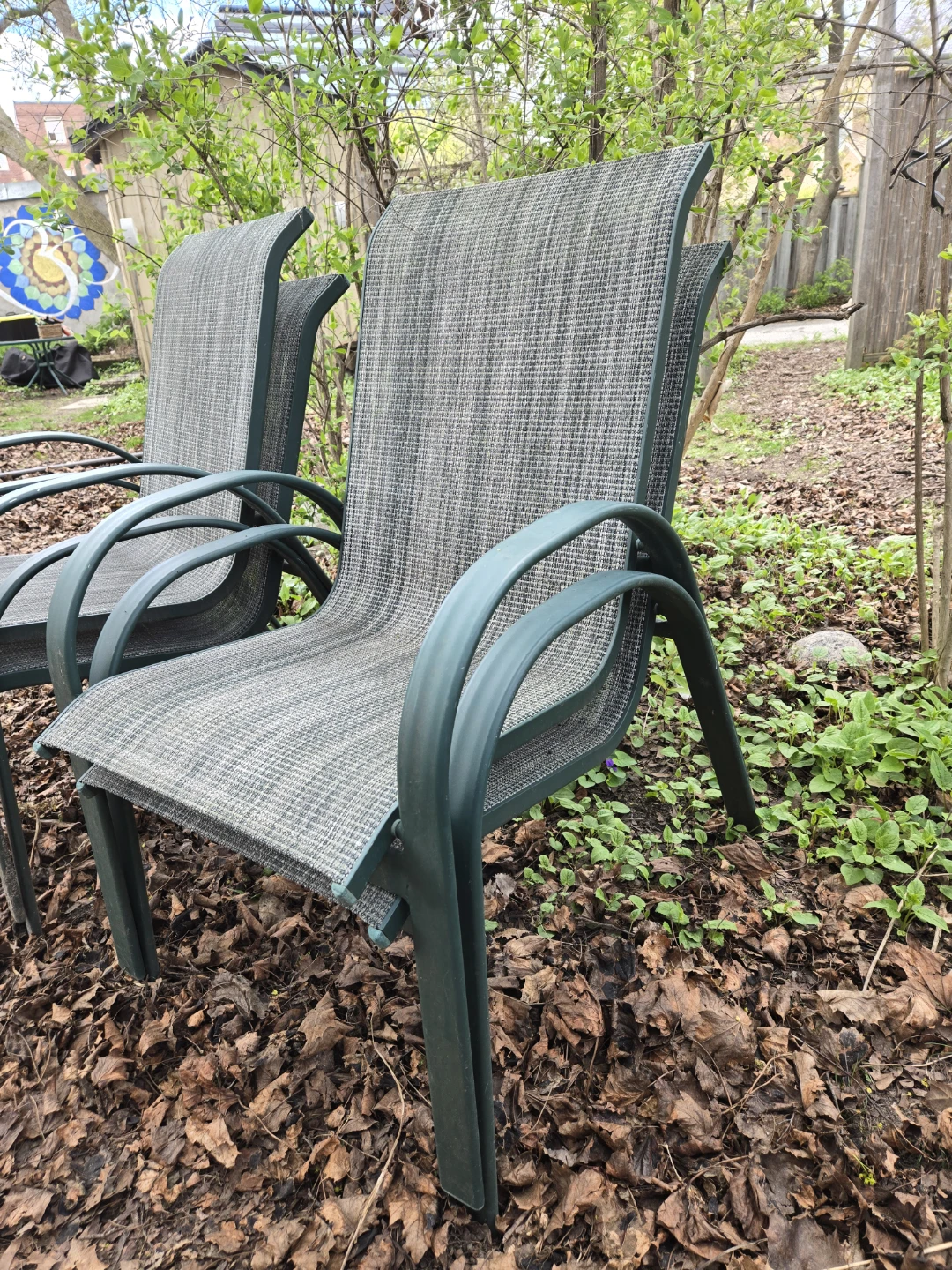 Outdoor chairs set of 4 pickup only - photo 3