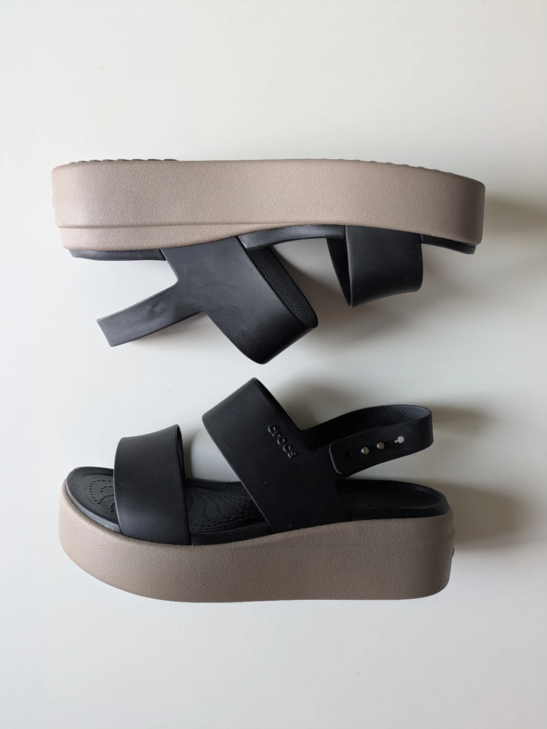 Crocs Brooklyn Low Wedge Sandal 7/7.5 LIKE NEW