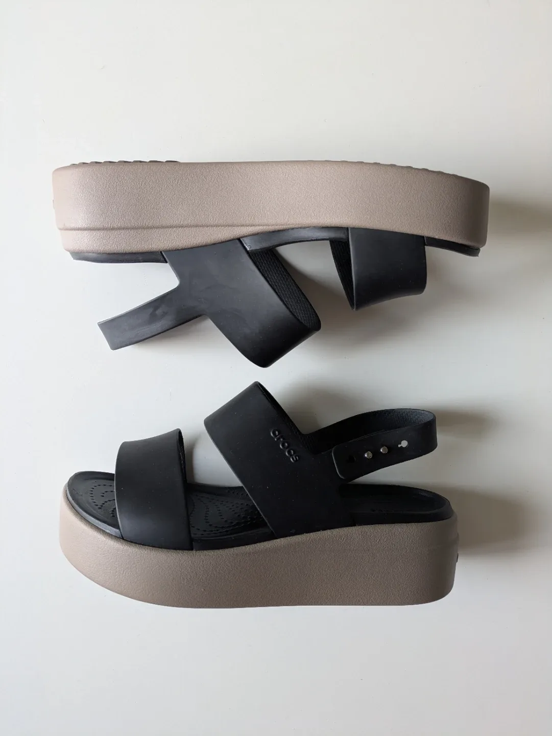 Crocs Brooklyn Low Wedge Sandal 7/7.5 LIKE NEW
