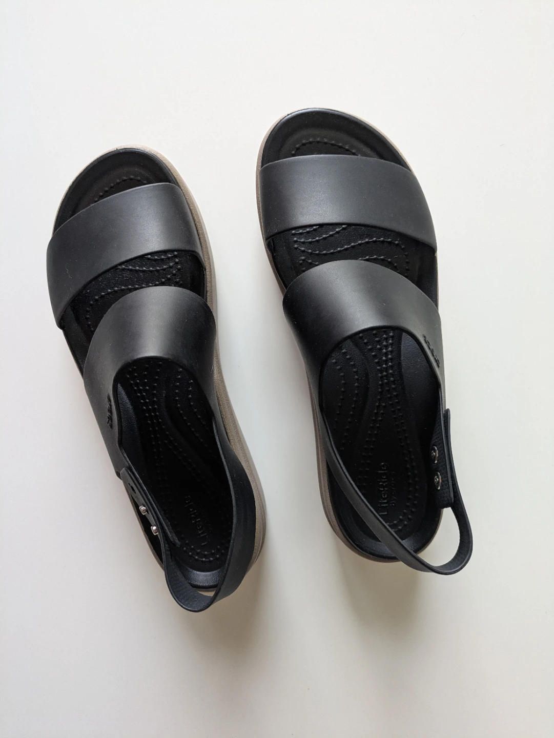 Crocs Brooklyn Low Wedge Sandal 7/7.5 LIKE NEW - photo 2