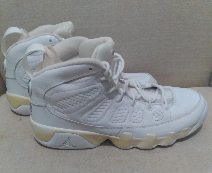 Jordan 9 Retro White "Melo"