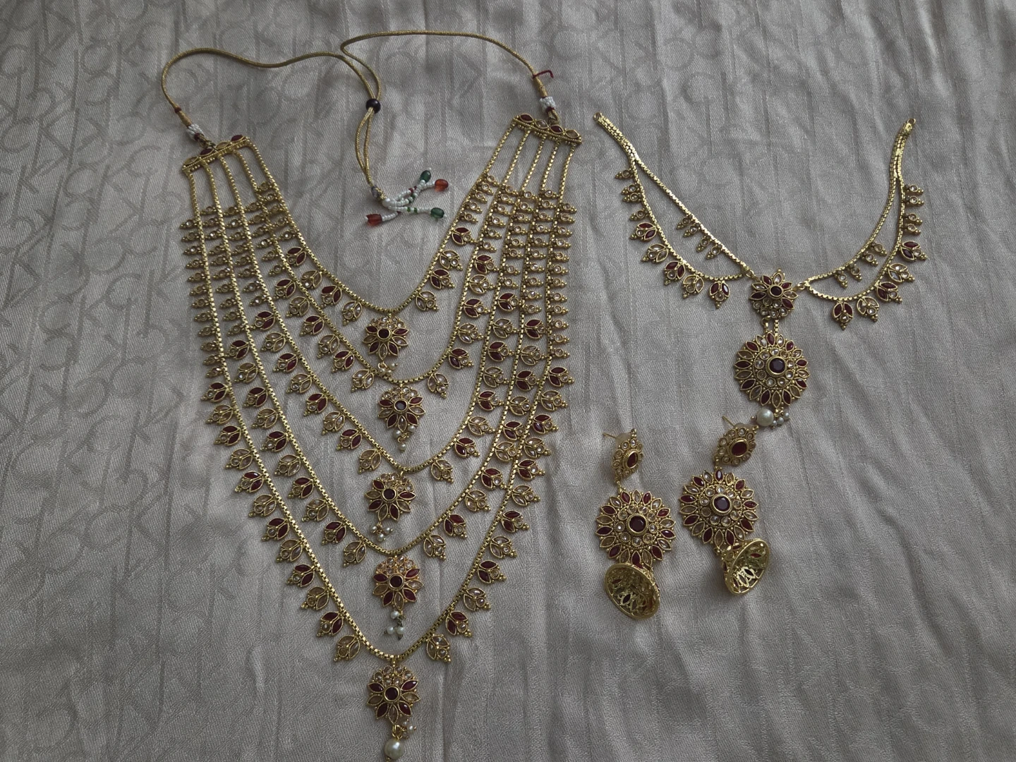 Gold-tone Indian Jewellery Set with Red Stones - photo 5