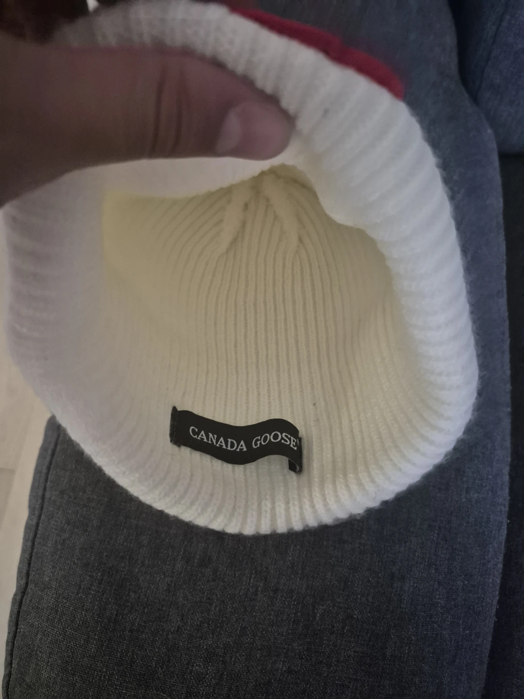 Canada Goose White Ribbed Beanie Hat - photo 3