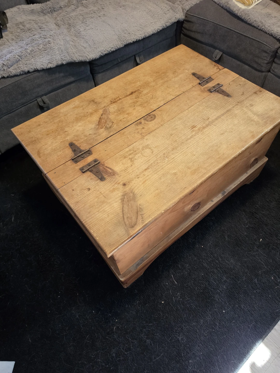 Wooden Storage Chest/ Coffee Table - photo 3