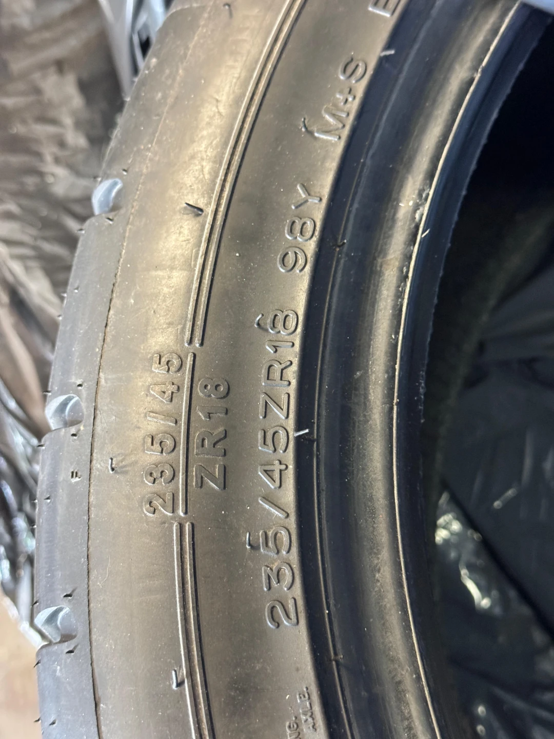 Uniroyal Power Paw All-Season Tires - 235/45 R18 - photo 3