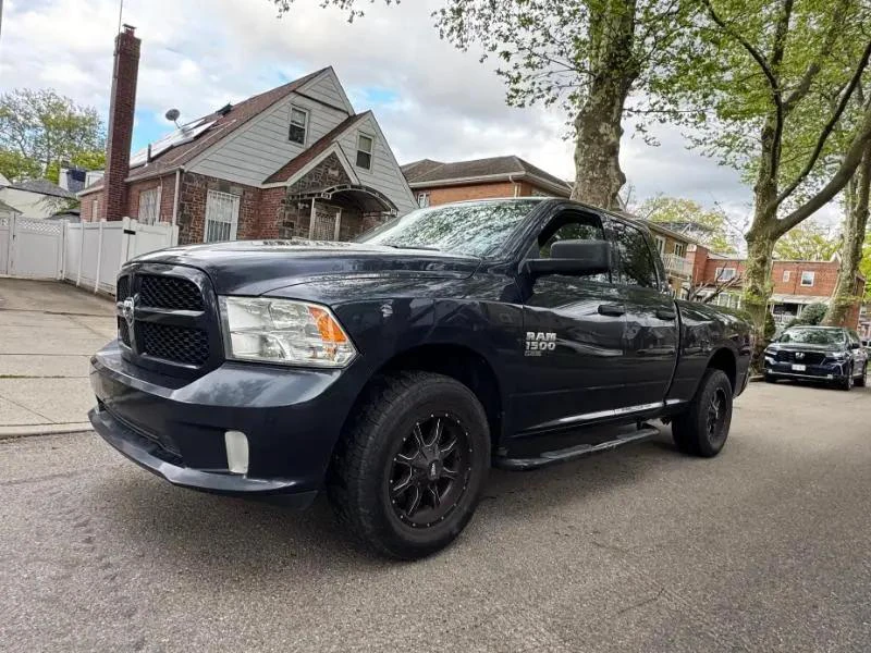 2019 RAM 1500 4WD FULL 4 DOOR