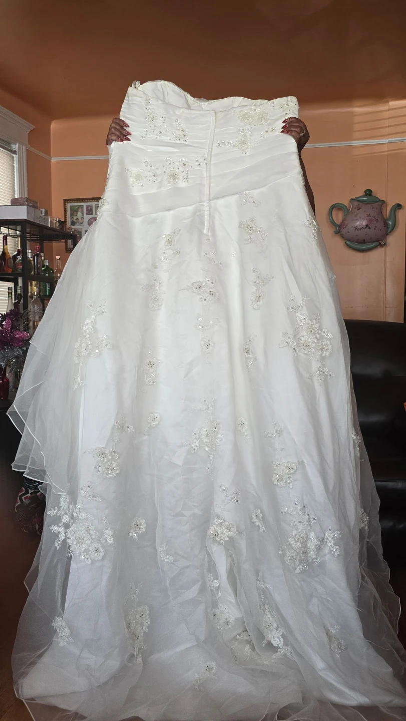 David's Bridal White Strapless Wedding Dress with Beading
