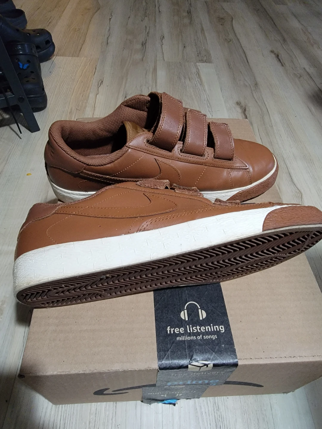 Nike Brown Leather Sneakers - photo 2