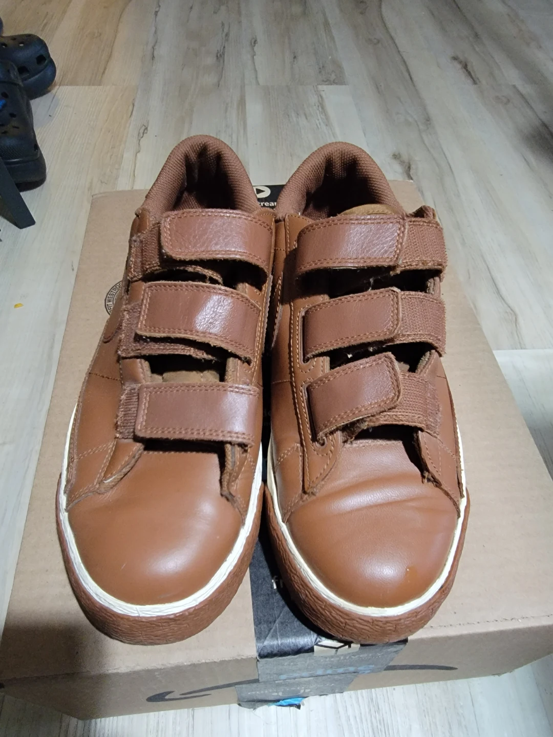 Nike Brown Leather Sneakers - photo 4
