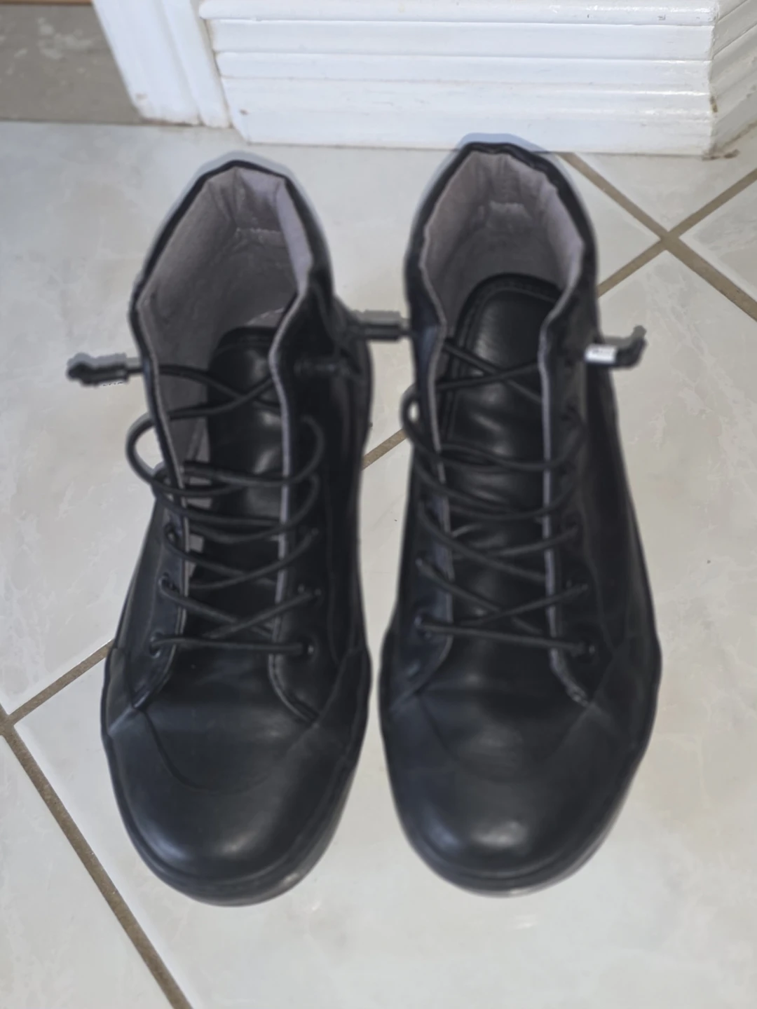 Old Navy Black High-Top Sneakers Size 4