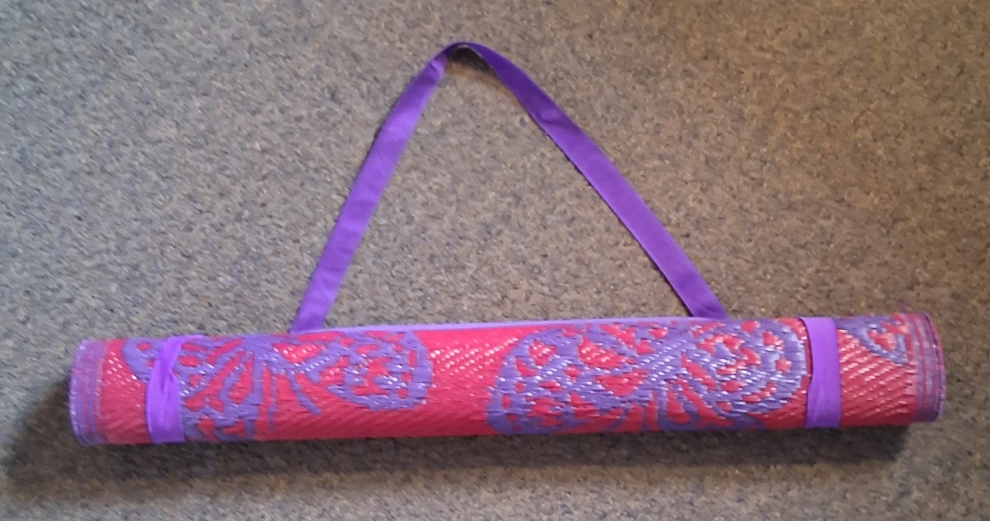 Rolled up Yoga Mat with Butterfly Design - photo 3
