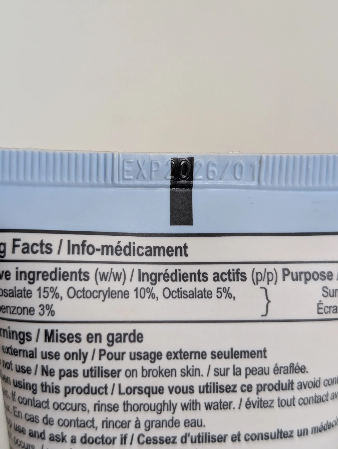 Neutrogena Ultra Sheer Dry-Touch Sunscreen SPF 60 - photo 2