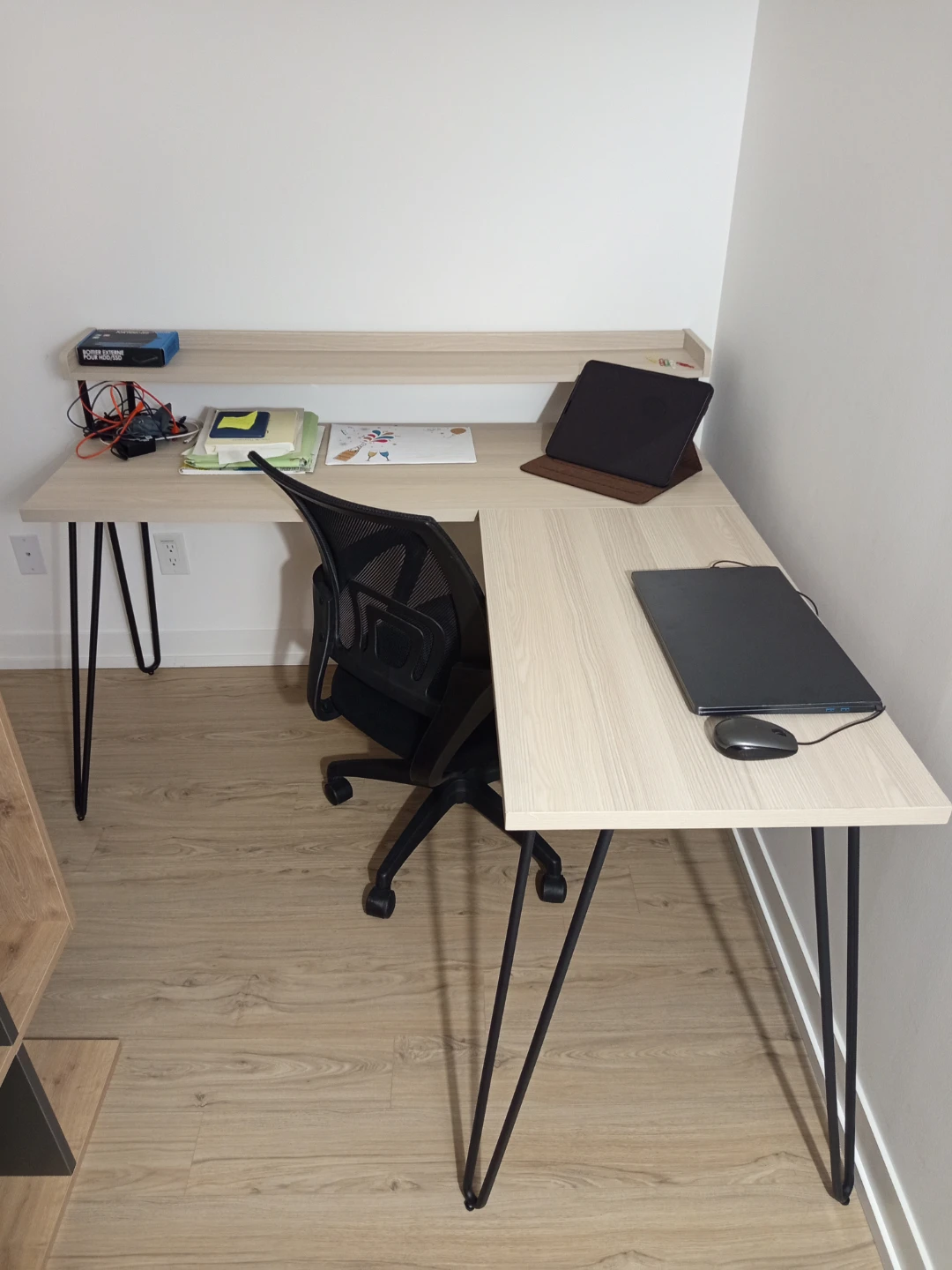 L-Shaped Desk with Black Metal Legs