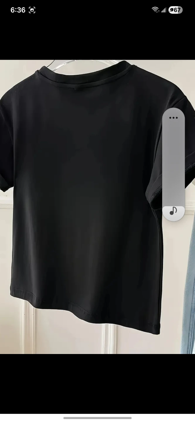 Black Crew Neck T-Shirt. Brand new - photo 2