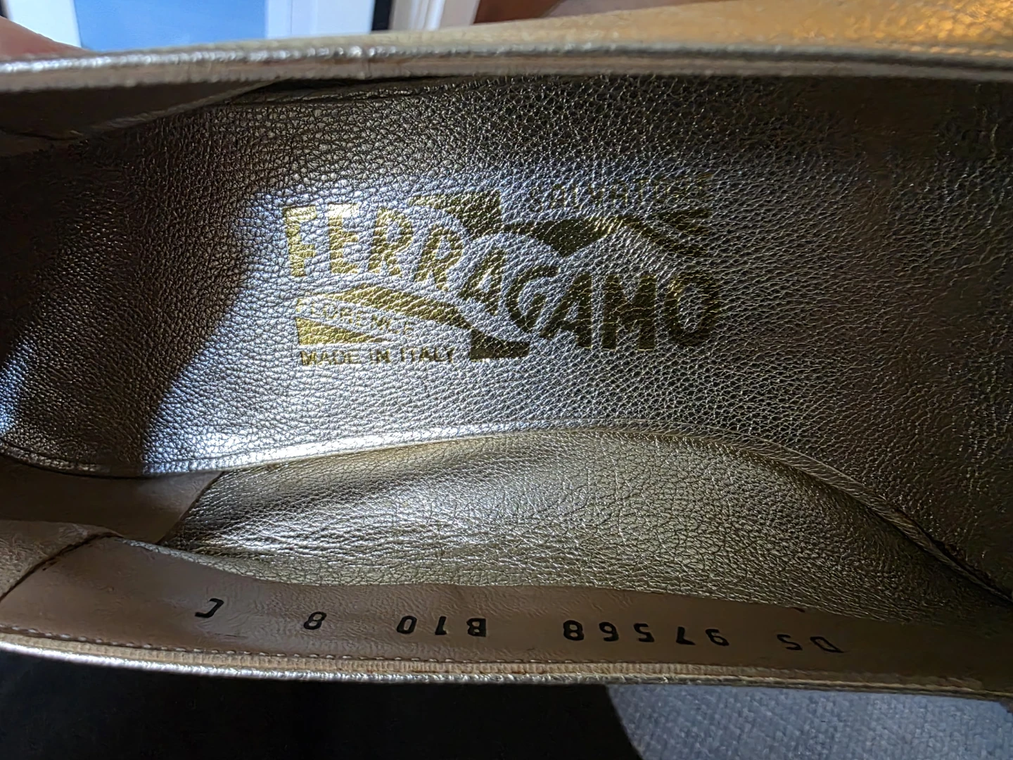 Salvatore Ferragamo Gold Leather Leaf Detail Ballet Flats - photo 2