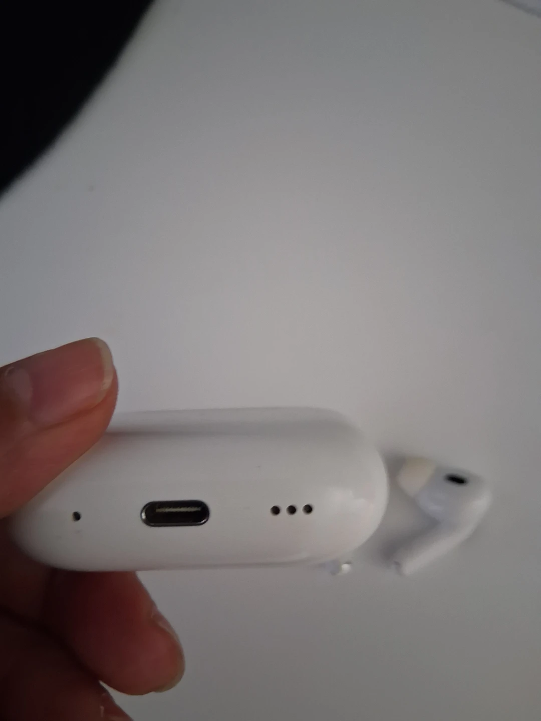 Apple AirPods Pro (1st Gen) Charging Case & Earbuds - photo 5