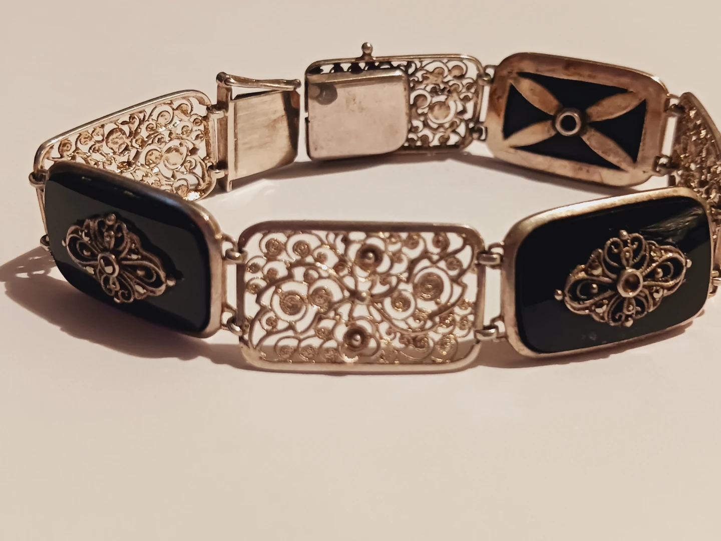 Gorgeous Art Deco Sterling Silver Filigree Black Onyx Bracelet