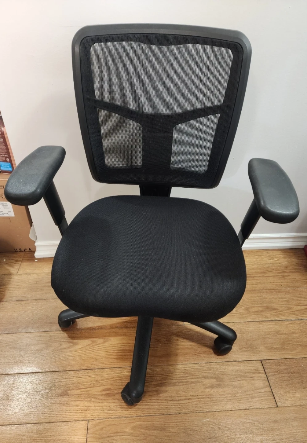 Black Mesh Office Chair - photo 2