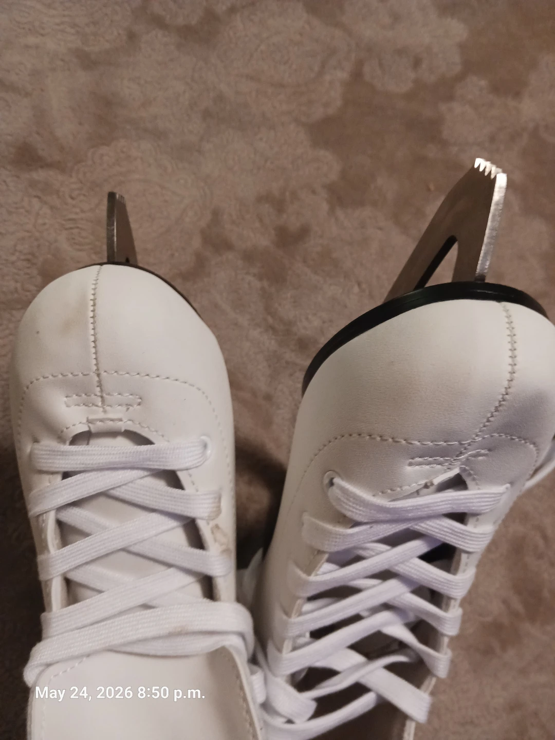 Decathlon Oxelo White Ice Skates Size 39 - photo 5