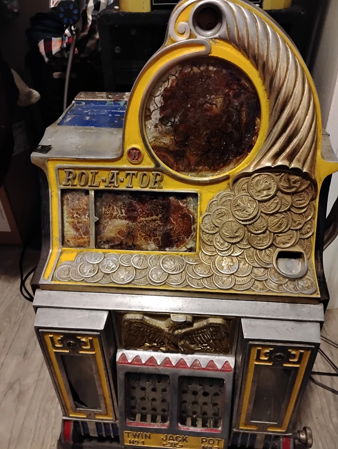 Rol-a-top Twin Jack Pot Slot Machine - photo 4