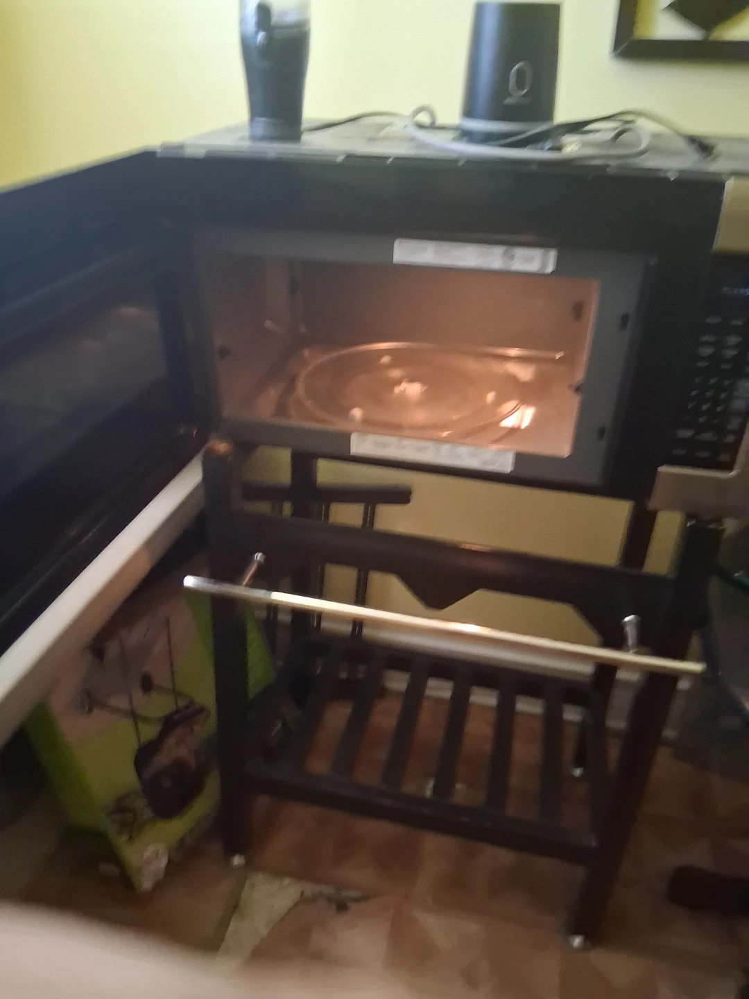LG Over-the-Range Microwave - photo 2