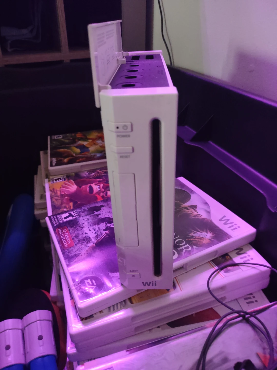 Nintendo Wii Console with Games and Accessories - photo 3